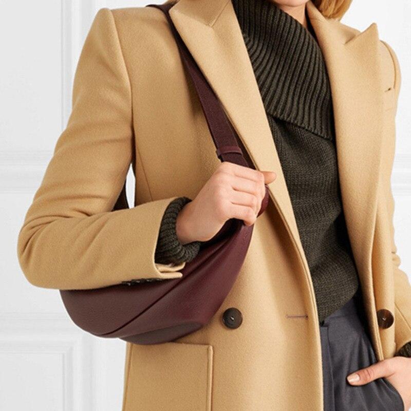 Gracefully Styled Bag for Any Occasion