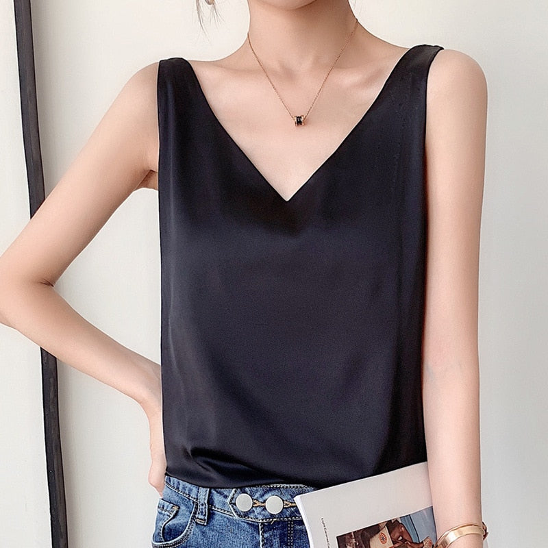 Classic Vintage Top with a Flattering Fit