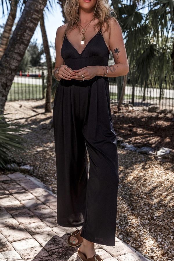 Effortlessly Elegant Garment with a Timeless Design