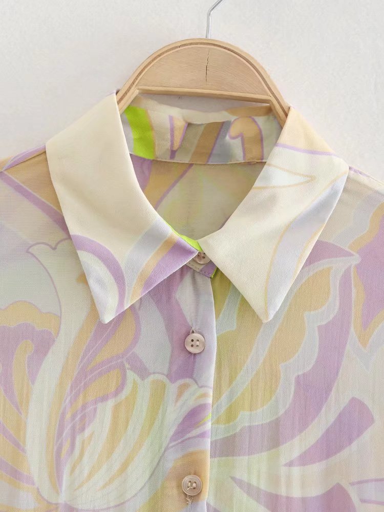 Sophisticated Garment with a Clean Classic Look