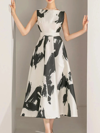Classic Vintage Dress with a Flattering Fit