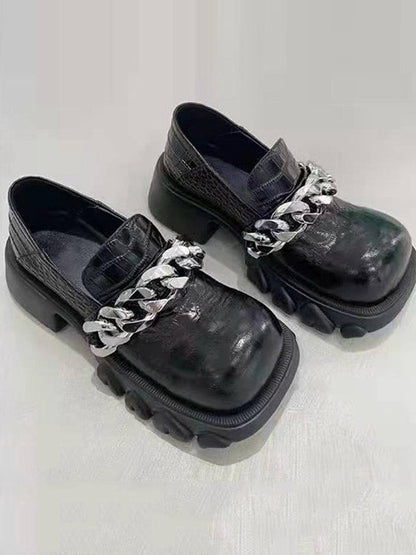 Well Tailored Shoes with a Graceful Silhouette