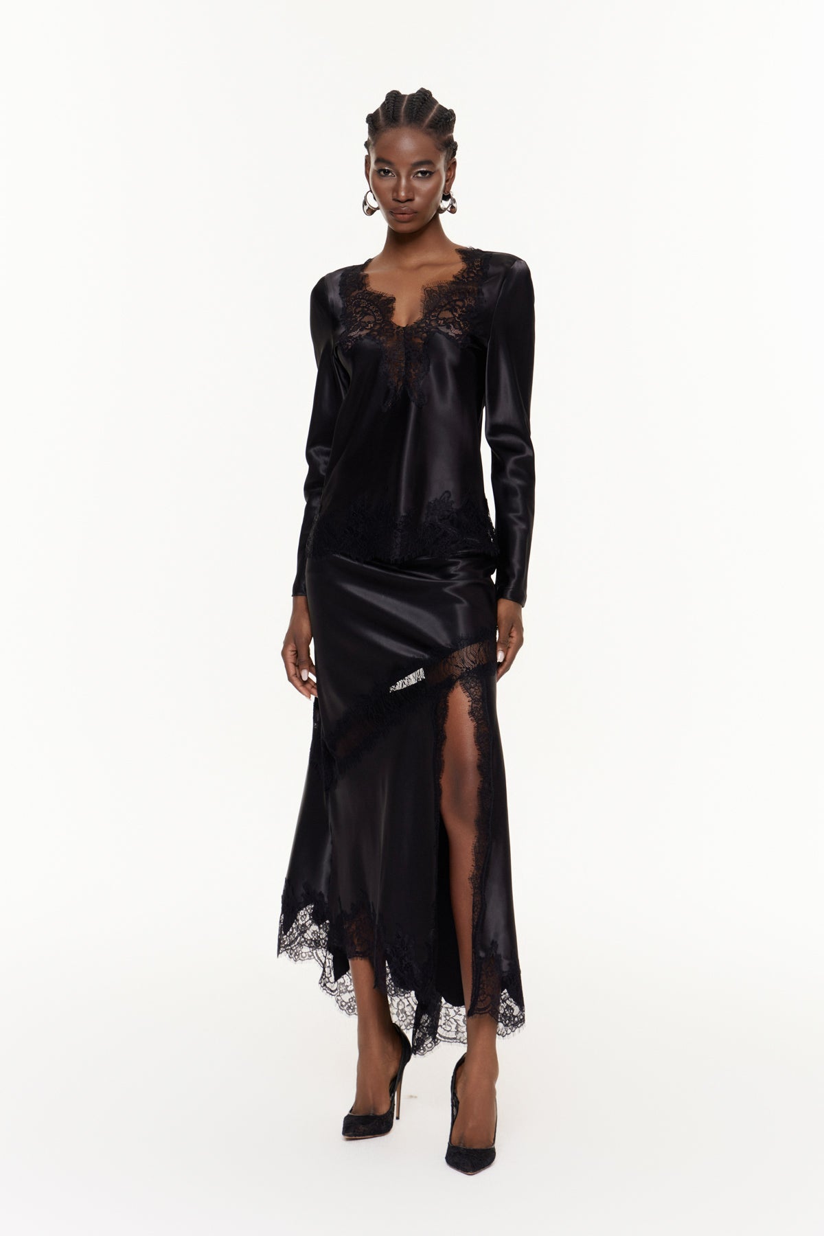 Effortlessly Elegant Garment with a Timeless Design