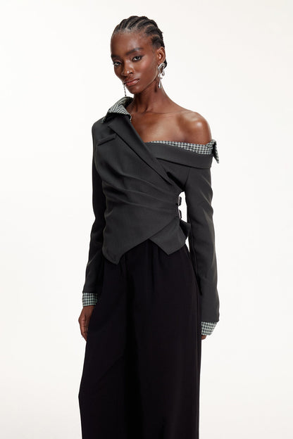 Effortlessly Elegant Top with a Timeless Design