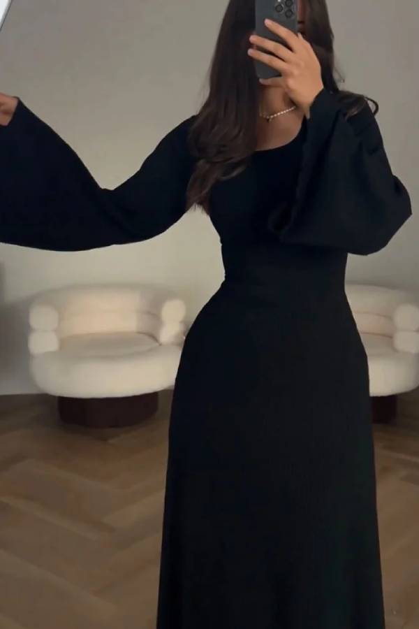 Classic Vintage & Enduringly Stylish Dress