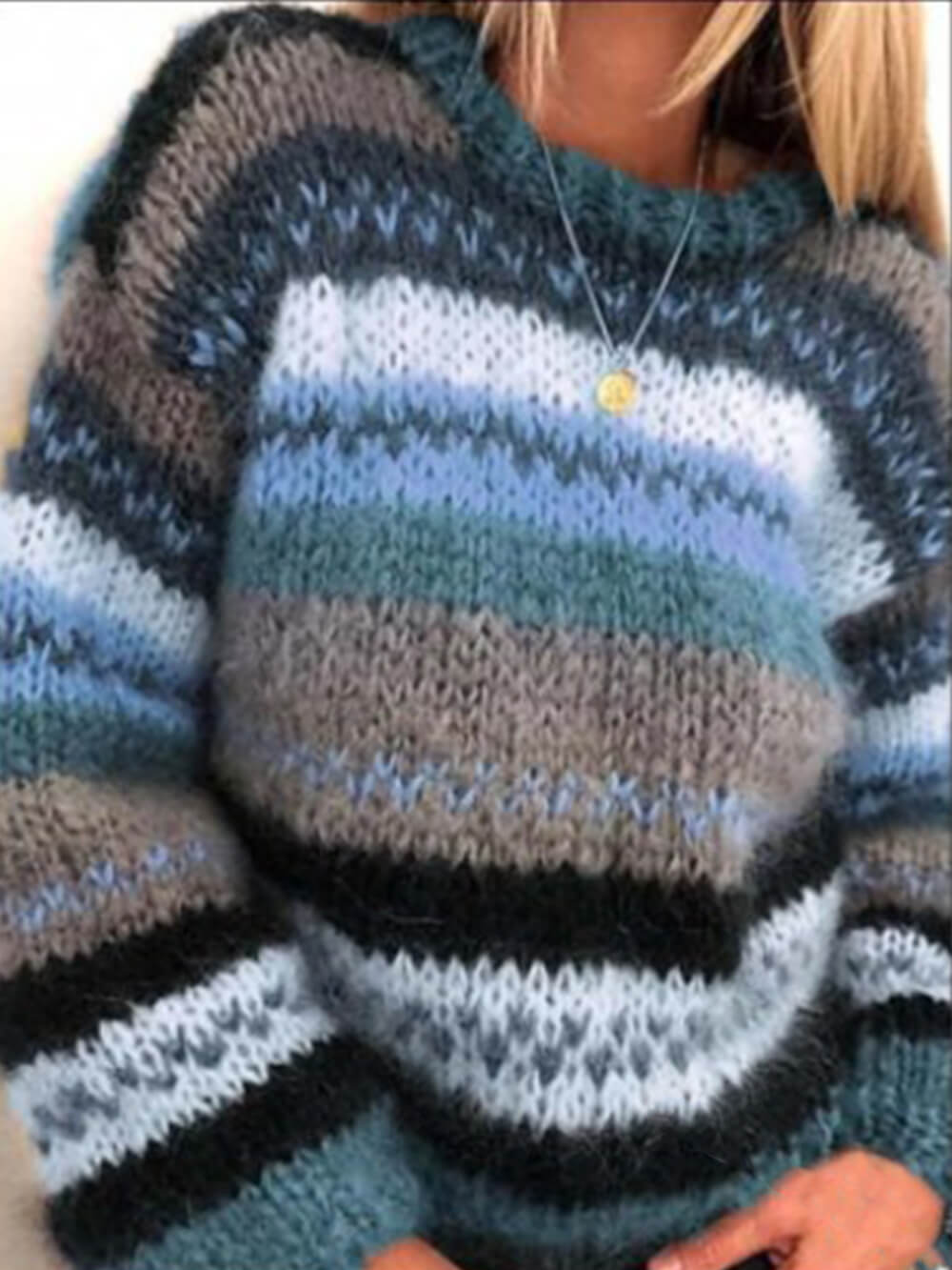 Effortlessly Elegant Sweater with a Timeless Design