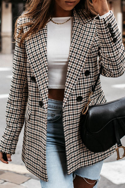 Effortlessly Elegant Garment with a Timeless Design