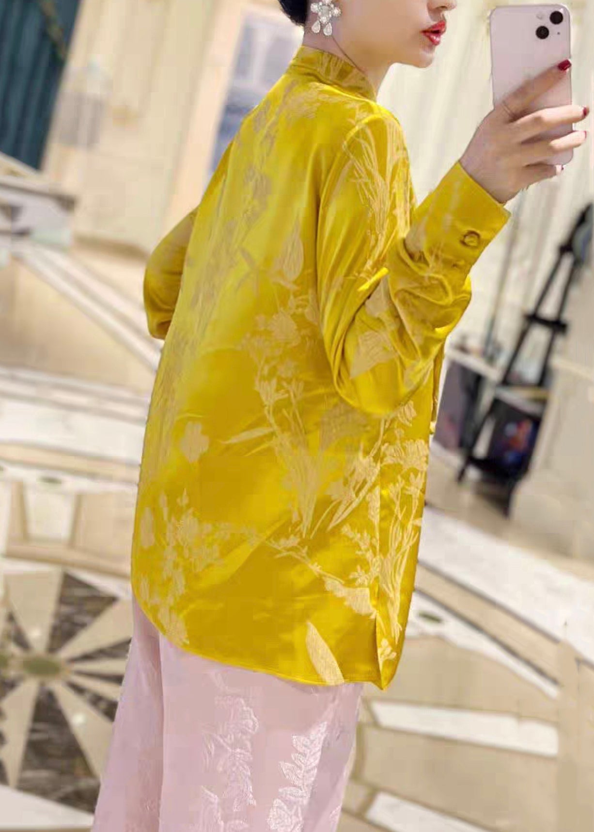 Beautifully Finished Shirt in a Timeless Design
