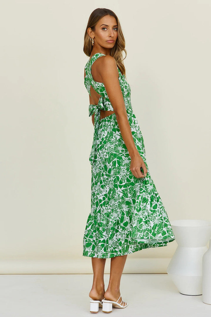Sophisticated Dress with a Clean Classic Look