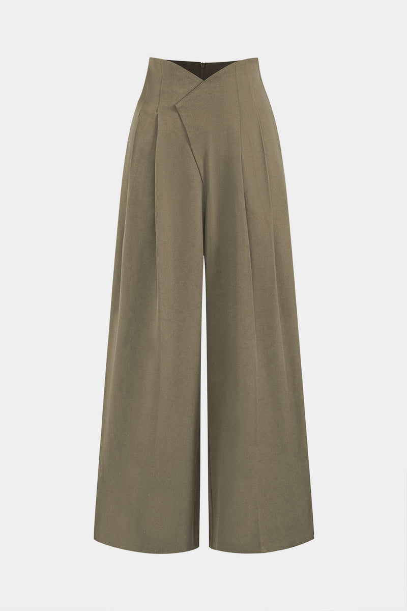 A Vintage Style Trousers with Delicate Timeless Details