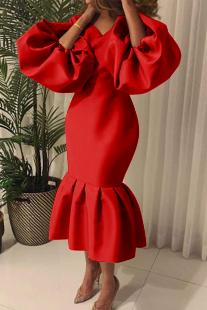Well Tailored Dress with a Graceful Silhouette