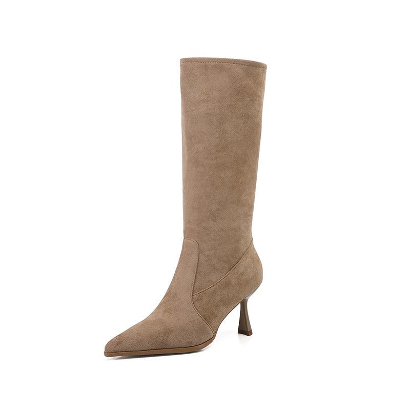 Well Tailored Boots with a Graceful Silhouette