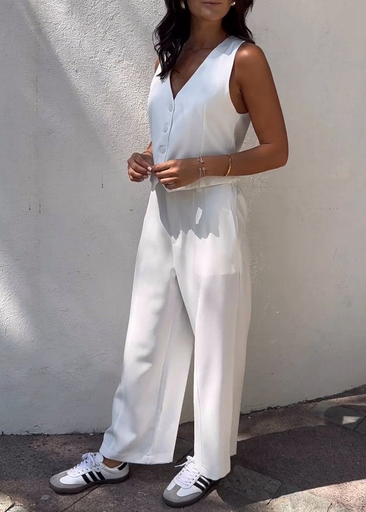 Classic Vintage Trousers with a Flattering Fit
