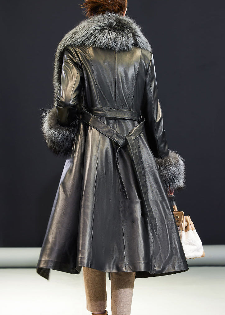 Well Tailored Coat with a Graceful Silhouette