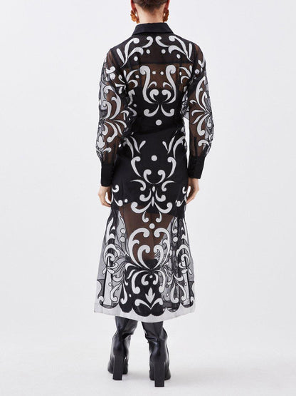 Well Tailored Dress with a Graceful Silhouette