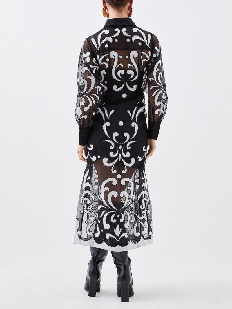 Well Tailored Dress with a Graceful Silhouette
