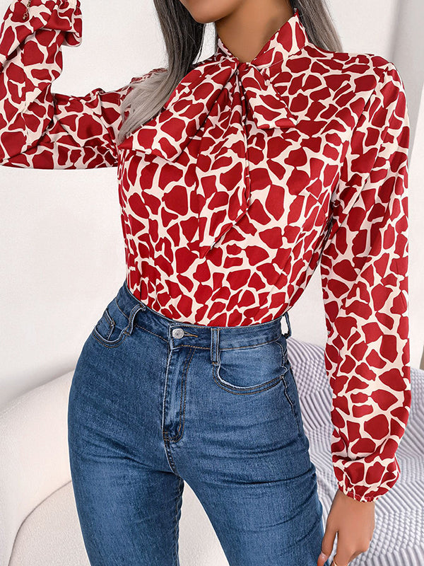 Well Tailored Blouse with a Graceful Silhouette