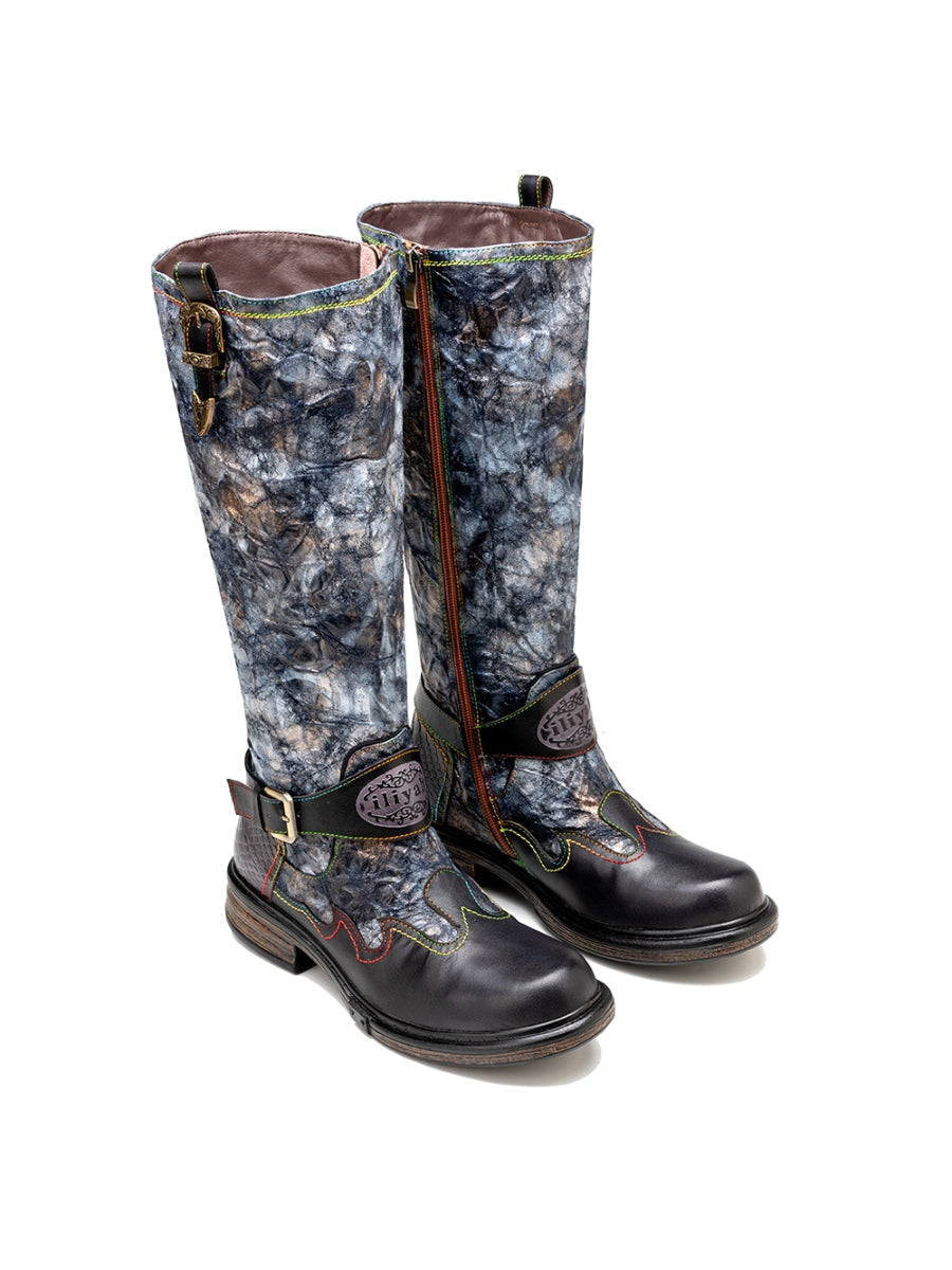 Effortlessly Elegant Boots with a Timeless Design