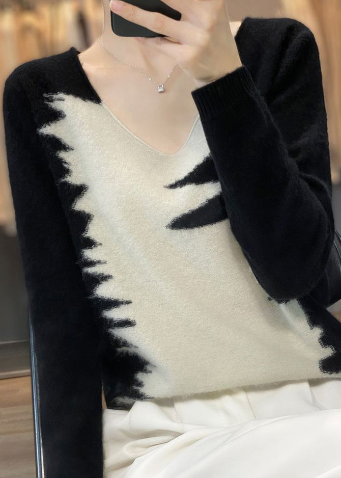 Effortlessly Elegant Top with a Timeless Design