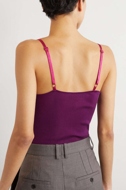Well Tailored Top with a Graceful Silhouette