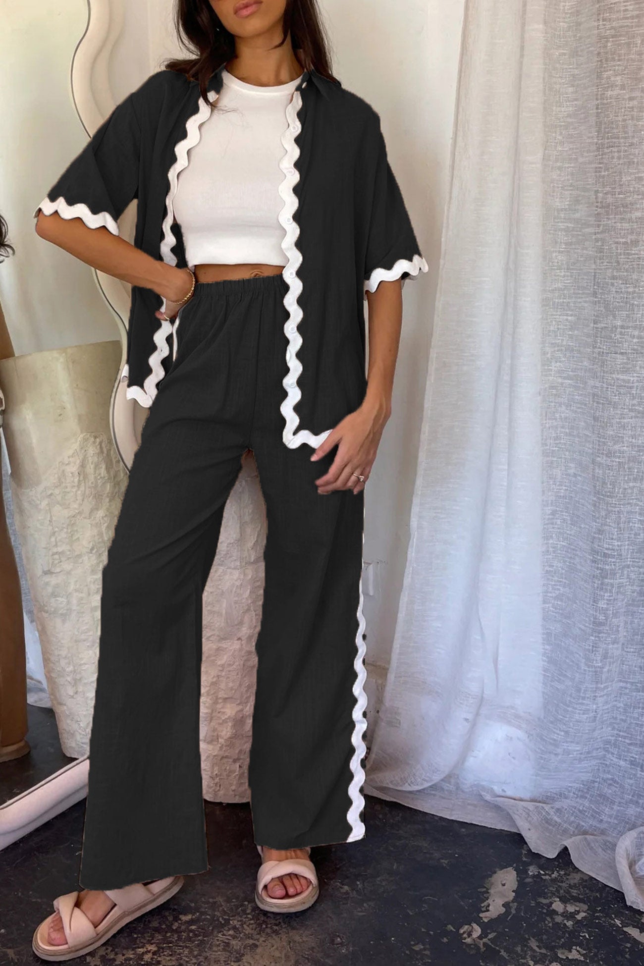 Classic Vintage Blouse with a Flattering Fit