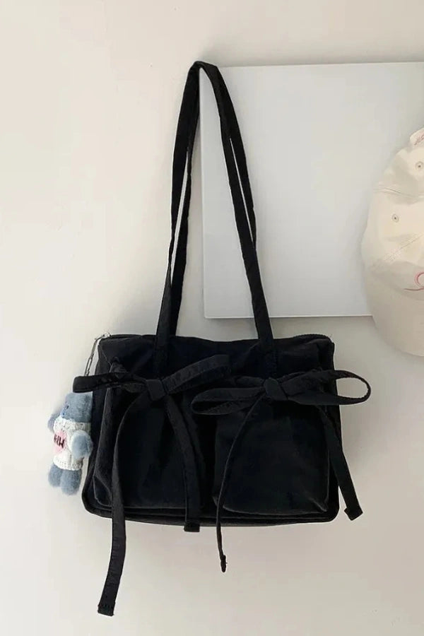 Elegantly Styled Bag for Everyday Wear