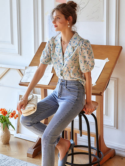 Effortlessly Elegant Top with a Timeless Design