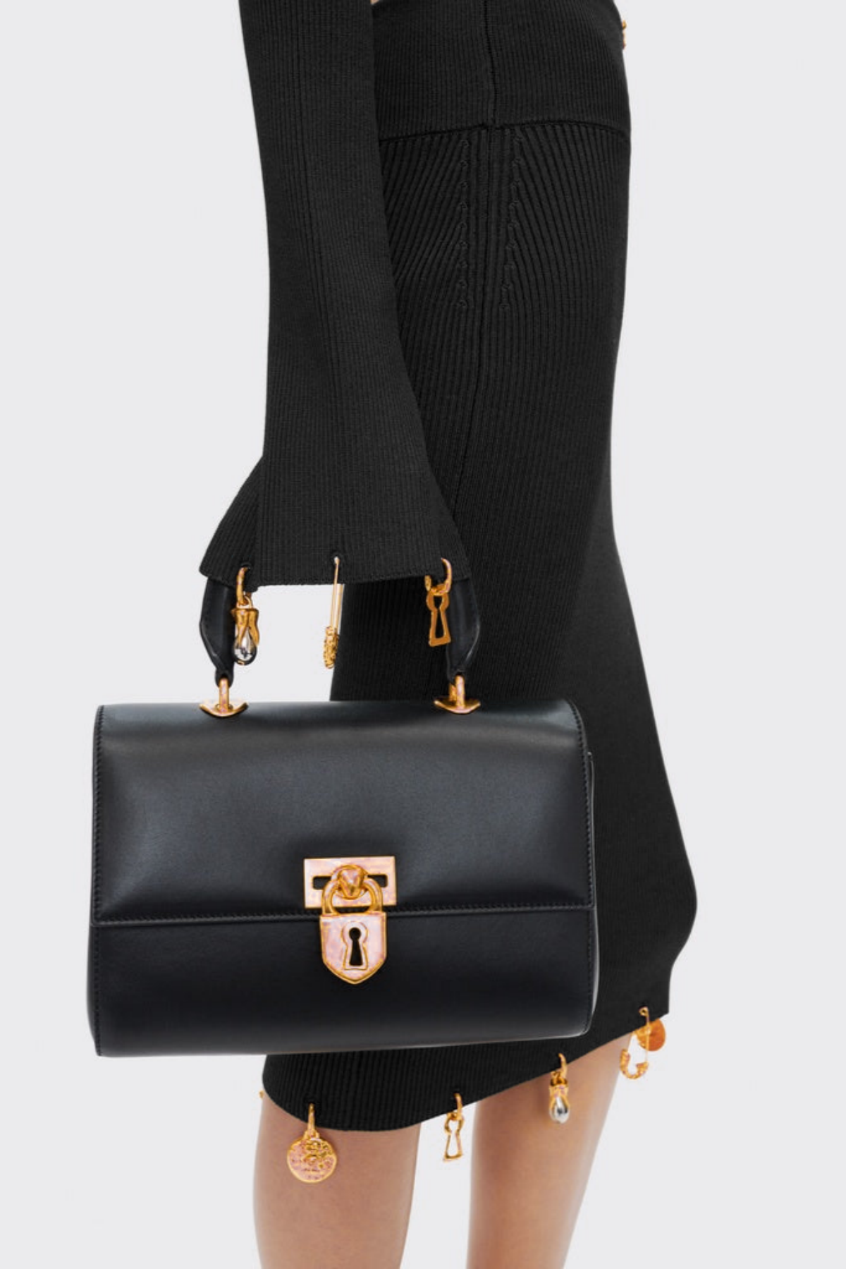 Effortlessly Elegant Top with a Timeless Design