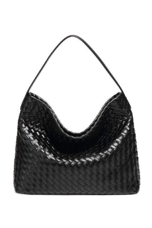 Beautifully Finished Bag in a Timeless Design