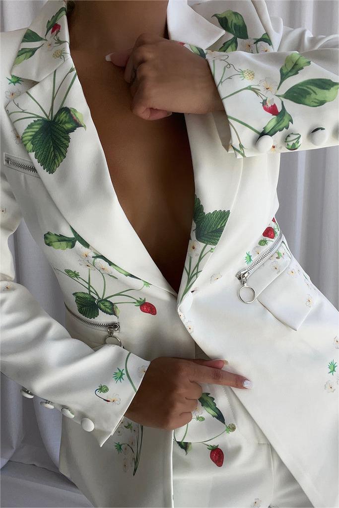 Classic Vintage Pants with a Flattering Fit