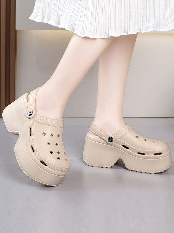 Effortlessly Elegant Sandals with a Timeless Design