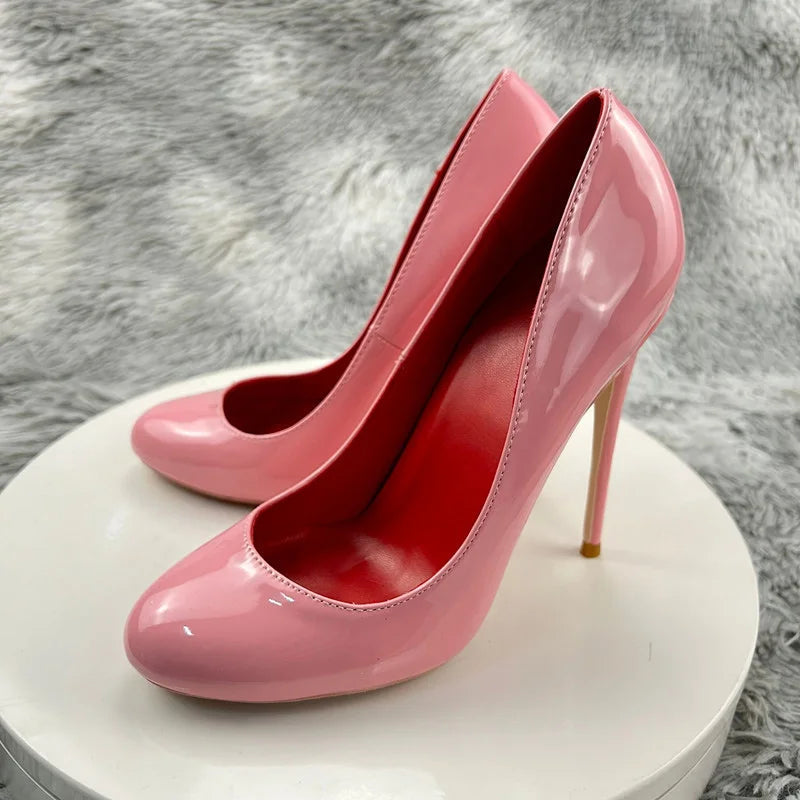 Effortlessly Elegant Shoes with a Timeless Design