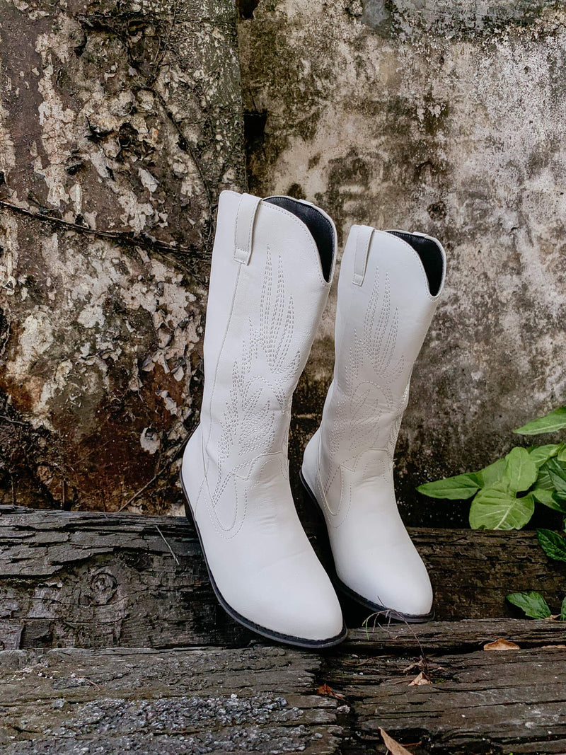 Elegantly Styled Boots for Everyday Wear