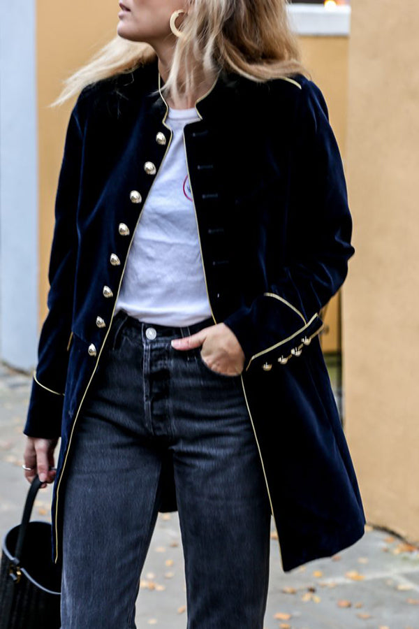 Elegantly Styled Coat for Everyday Wear