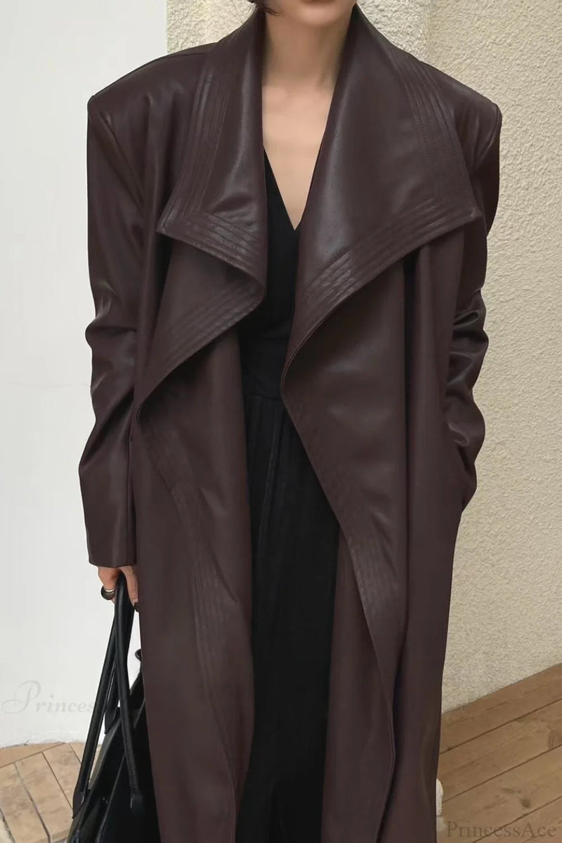 Effortlessly Elegant Coat with a Timeless Design
