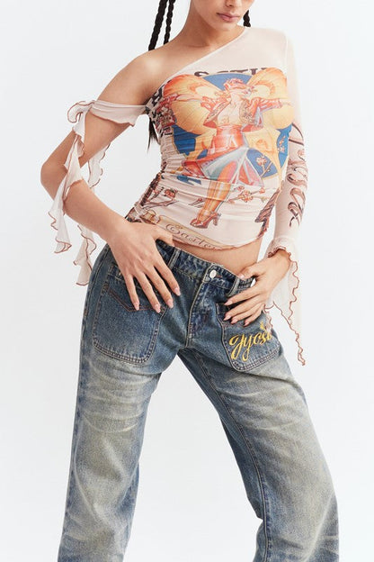 Well Tailored Top with a Graceful Silhouette