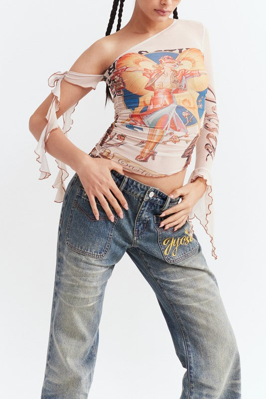 Well Tailored Top with a Graceful Silhouette