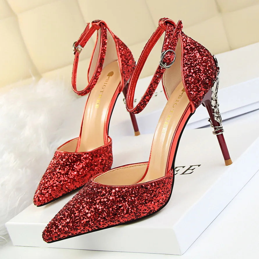 Gracefully Styled Garment for Any Occasion