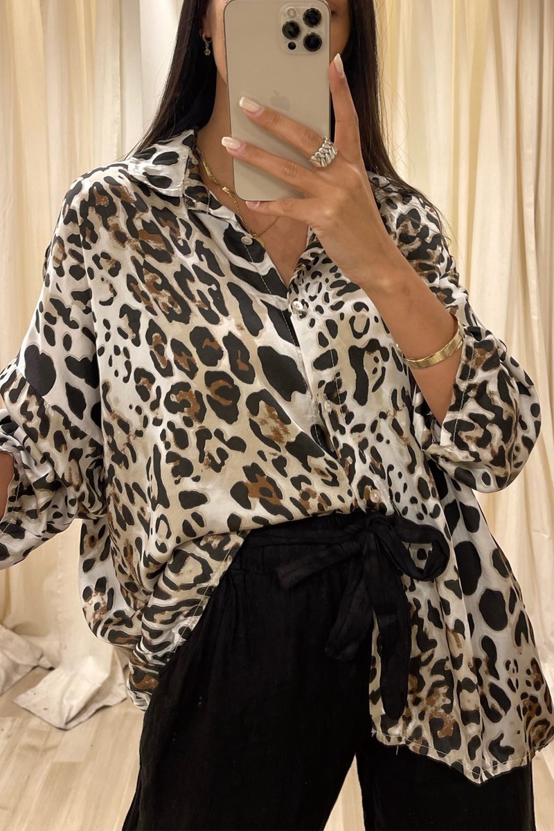 Effortlessly Elegant Shirt with a Timeless Design