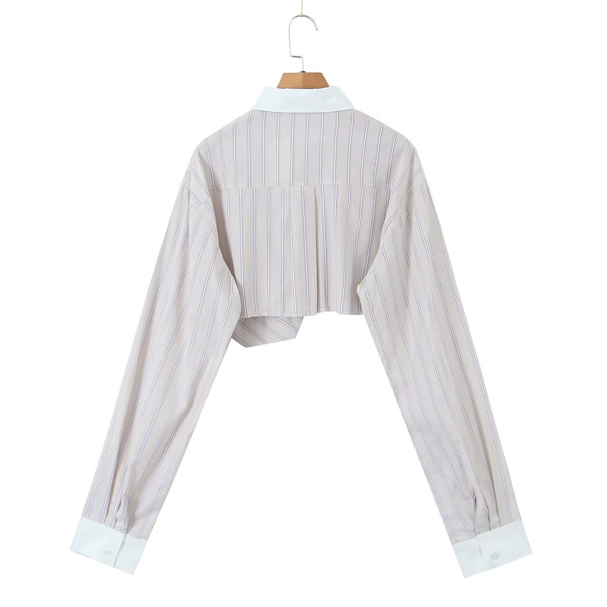 Classic Vintage Shirt with a Flattering Fit