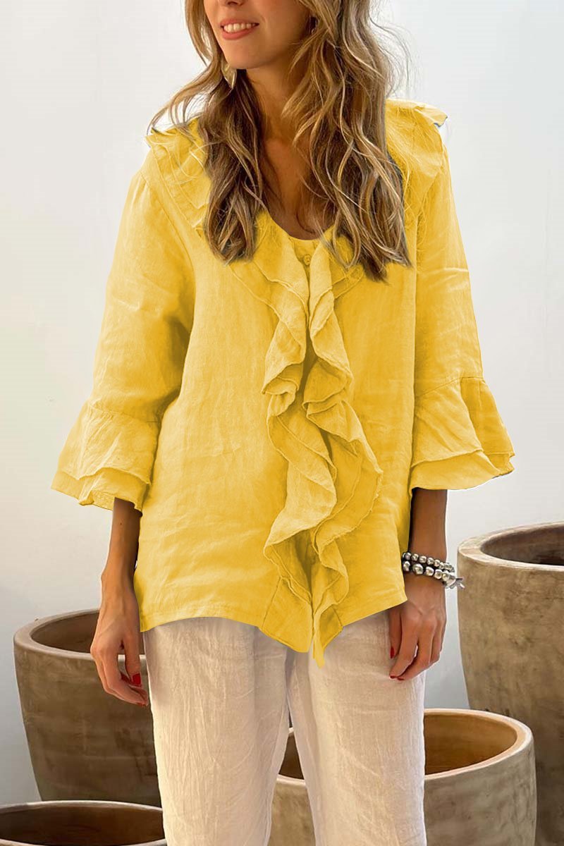 Effortlessly Elegant Top with a Timeless Design