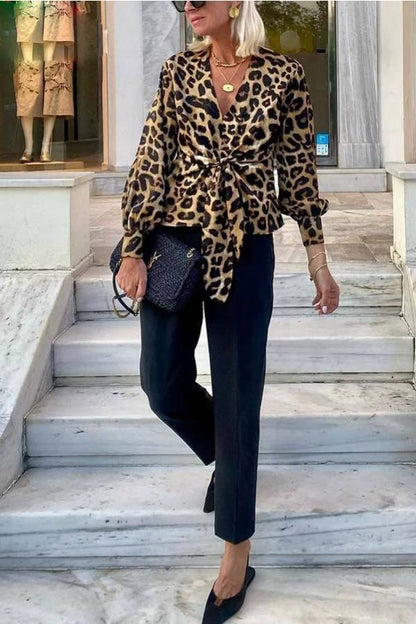 Effortlessly Elegant Blouse with a Timeless Design