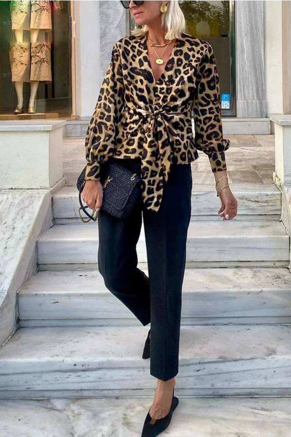 Effortlessly Elegant Blouse with a Timeless Design
