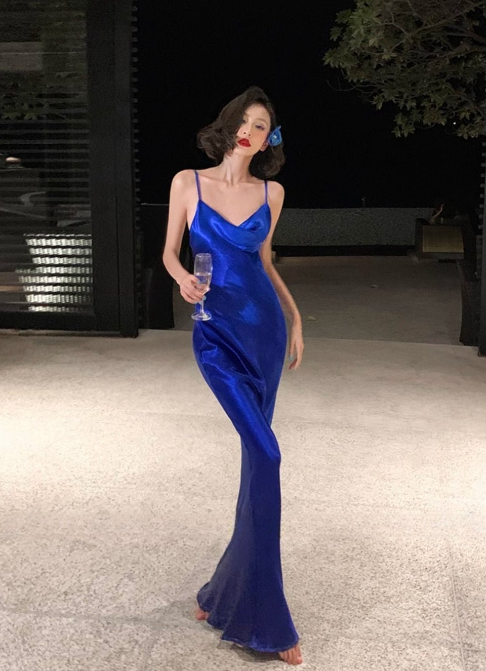 Well Tailored Dress with a Graceful Silhouette