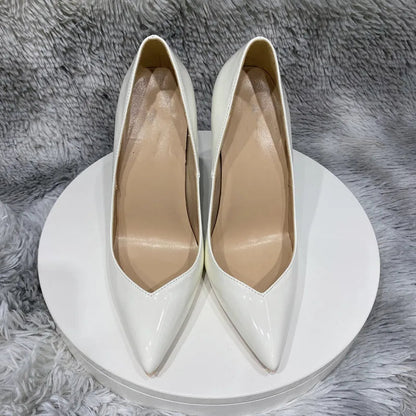 Well Tailored Shoes with a Graceful Silhouette