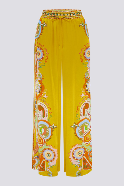 Beautifully Finished Garment in a Timeless Design