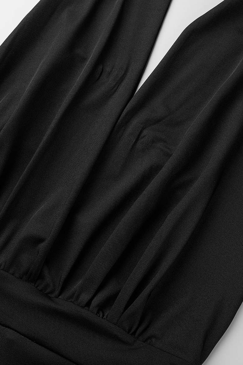 Effortlessly Elegant Garment with a Timeless Design