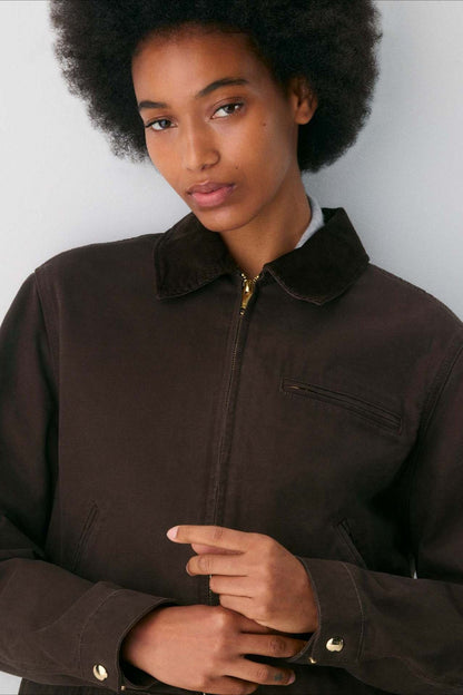 Well Tailored Jacket with a Graceful Silhouette