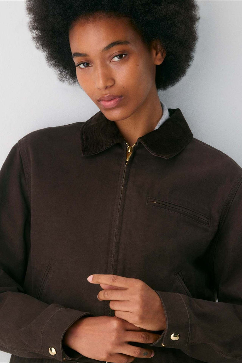 Well Tailored Jacket with a Graceful Silhouette