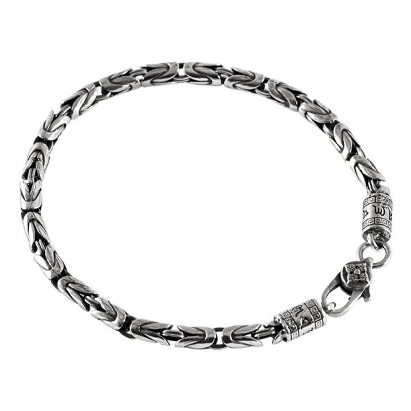 Polished Garment with an Effortless Classic Look